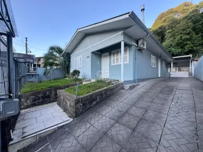 Casa com 4 Quartos à venda, 178m² no Jardelino Ramos, Caxias do Sul