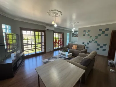 Casa com 5 Quartos para alugar, 350m² no Centro, Canoas