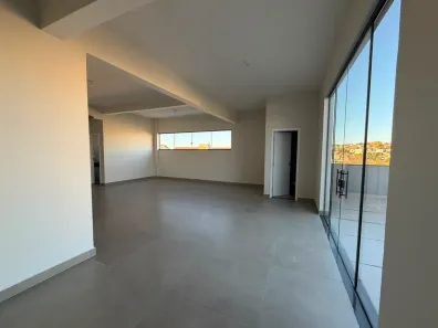 Ponto Comercial para alugar, 120m² no Heliópolis, Belo Horizonte