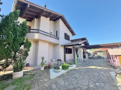Sobrado com 4 Quartos à venda, 217m² no Novo Esteio, Esteio