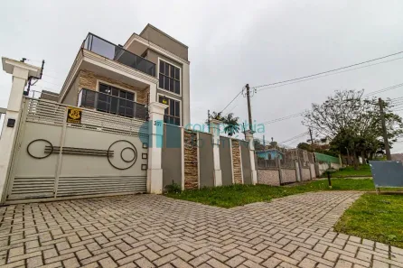 Sobrado com 3 Quartos à venda, 133m² no Uberaba, Curitiba