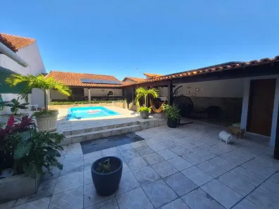 Casa com 4 Quartos à venda, 237m² no XV de Novembro, Araruama