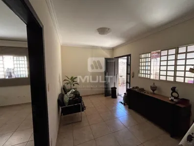 Casa com 5 Quartos à venda, 236m² no Carajás, Uberlândia