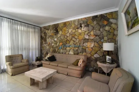 Casa com 5 Quartos à venda, 350m² no Colégio Batista, Belo Horizonte