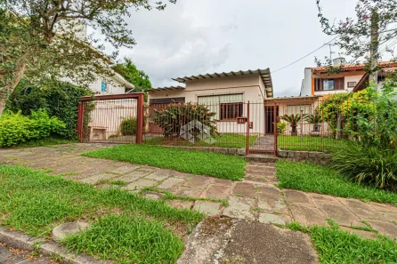 Casa com 3 Quartos à venda, 250m² no Chácara das Pedras, Porto Alegre
