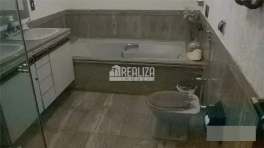 Casa com 3 Quartos à venda, 400m² no Mercês, Uberaba