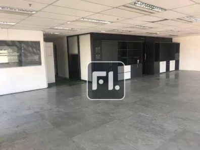 Sala Comercial para alugar, 200m² no Vila Olímpia, São Paulo