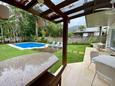 Sobrado com 6 Quartos à venda, 1000m² no Baleia, São Sebastião