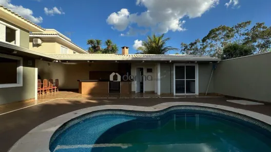Casa com 3 Quartos à venda, 322m² no Olinda, Uberaba