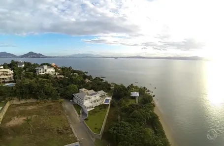 Lote/Terreno à venda, 631m² no Cacupé, Florianópolis