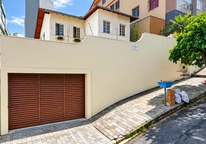 Casa com 3 Quartos à venda, 245m² no Fernão Dias, Belo Horizonte