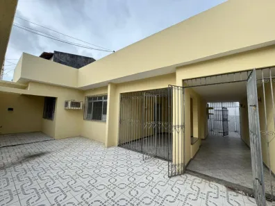 Casa com 3 Quartos à venda, 300m² no Pereira Lobo, Aracaju