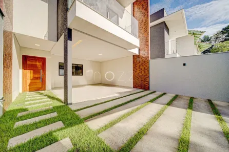 Sobrado com 3 Quartos à venda, 205m² no América, Joinville