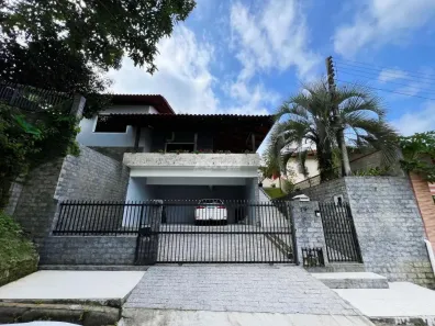 Casa com 3 Quartos à venda, 220m² no Escola Agrícola, Blumenau