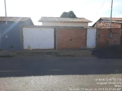 Casa com 2 Quartos à venda, 200m² no Novo Horizonte, Araguari