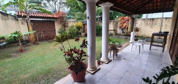 Casa de Condomínio com 4 Quartos à venda, 400m² no São Francisco, Niterói