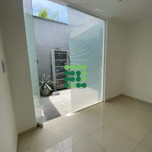 Ponto Comercial para alugar, 28m² no Varjota, Fortaleza