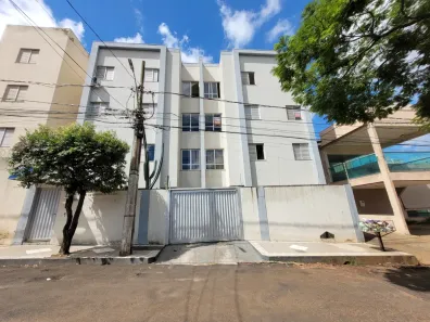Apartamento com 2 Quartos para alugar, 60m² no Saraiva, Uberlândia