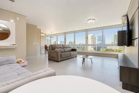 Apartamento com 2 Quartos para alugar, 135m² no Boa Vista, Porto Alegre
