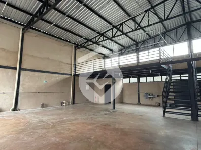 Galpão/Depósito/Armazém para alugar, 201m² no Novo Mundo, Uberlândia