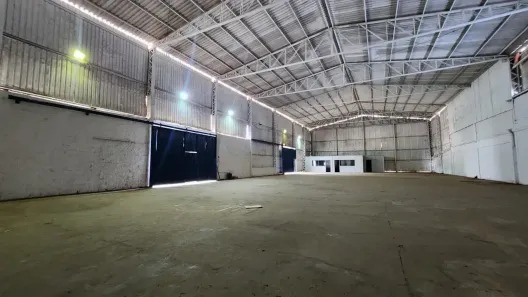 Galpão/Depósito/Armazém para alugar, 1700m² no Distrito Industrial, Cuiabá