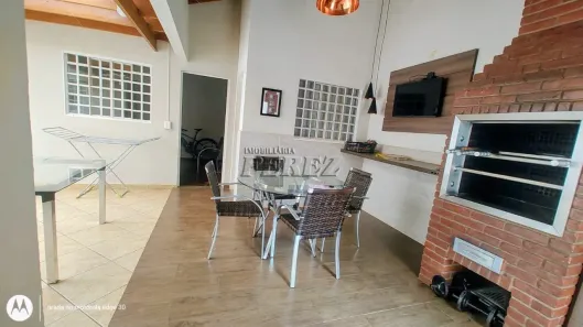 Sobrado com 3 Quartos à venda, 208m² no Conjunto Habitacional Marumbi, Londrina