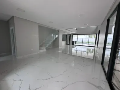 Casa de Condomínio com 4 Quartos à venda, 376m² no Chapada, Manaus