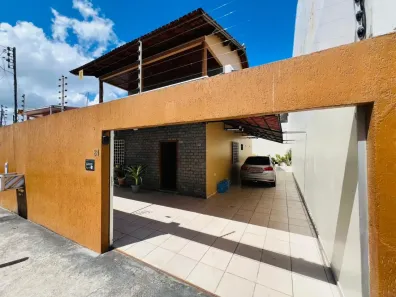 Sobrado com 3 Quartos à venda, 204m² no Redenção, Manaus