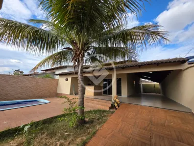 Casa com 3 Quartos à venda, 250m² no Setor Cristina II, Trindade