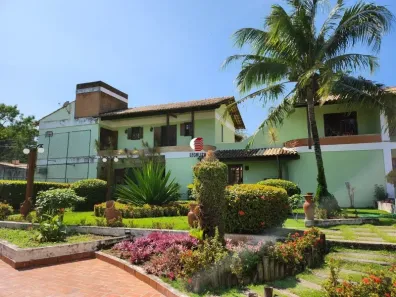 Casa com 6 Quartos à venda, 505m² no Manguinhos, Serra