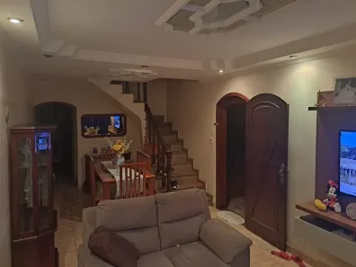 Sobrado com 3 Quartos à venda, 200m² no Jardim Textil, São Paulo