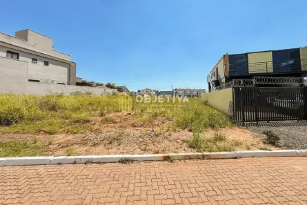 Lote/Terreno à venda, 303m² no Igara, Canoas