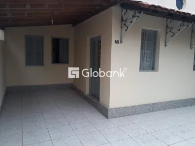 Imóvel Comercial com 8 Quartos à venda, 280m² no Roxo Verde, Montes Claros