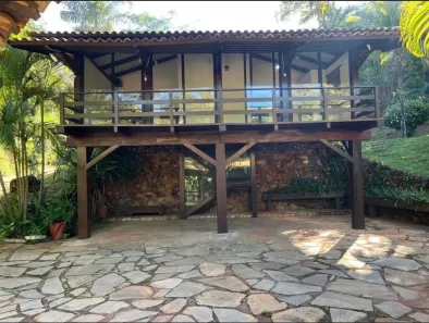 Fazenda/Sítio com 3 Quartos à venda, 240m² no Setor Central, Goianápolis