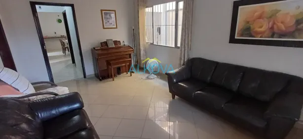 Casa com 3 Quartos à venda, 250m² no Jardim Satélite, São José dos Campos