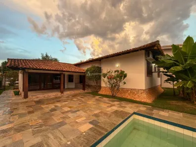 Casa com 3 Quartos para alugar, 247m² no Setor de Habitações Individuais Sul, Brasília
