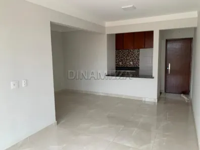 Apartamento com 3 Quartos para alugar, 82m² no Cidade Jardim, Uberaba