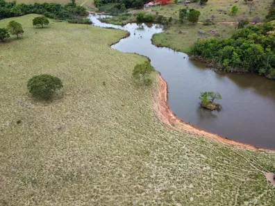Fazenda/Sítio com 6 Quartos à venda, 48m² no , Piracanjuba