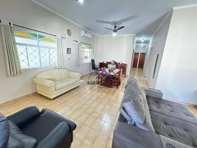 Casa com 4 Quartos à venda, 205m² no Jardim Britânia, Caraguatatuba