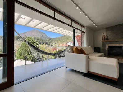 Casa com 4 Quartos para alugar, 196m² no Tijuca, Teresópolis