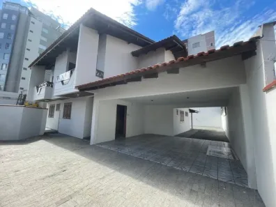 Imóvel Comercial com 4 Quartos para alugar, 270m² no Centro, Jaraguá do Sul