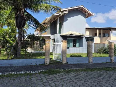 Sobrado com 4 Quartos à venda, 400m² no Centro, Penha