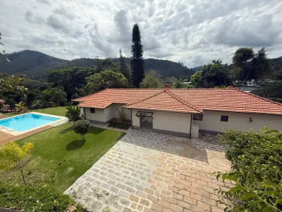 Casa com 4 Quartos para alugar, 350m² no Itaipava, Petrópolis