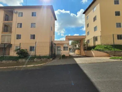 Apartamento com 2 Quartos para alugar, 51m² no Chácaras Tubalina e Quartel, Uberlândia