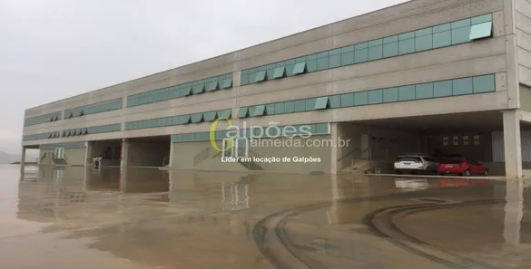 Galpão/Depósito/Armazém para alugar, 3560m² no Mombaça, São Roque