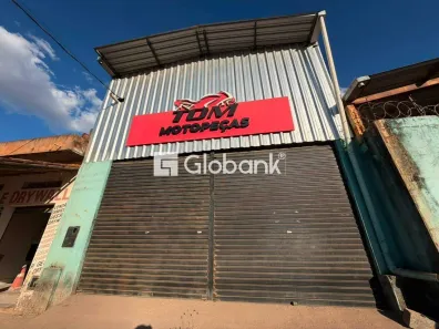 Galpão/Depósito/Armazém para alugar, 200m² no João Alves, Montes Claros