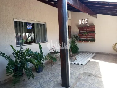 Casa com 5 Quartos à venda, 197m² no Planalto, Uberlândia