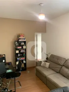 Apartamento com 2 Quartos à venda, 72m² no Leme, Rio de Janeiro
