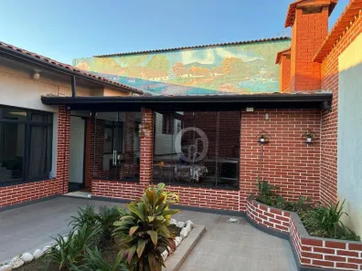 Casa com 5 Quartos à venda, 235m² no Vila Mogilar, Mogi das Cruzes