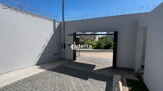 Casa com 3 Quartos à venda, 94m² no Laranjeiras, Uberlândia